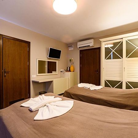 Antique Boutique Hotel Pavel Banya Bagian luar foto