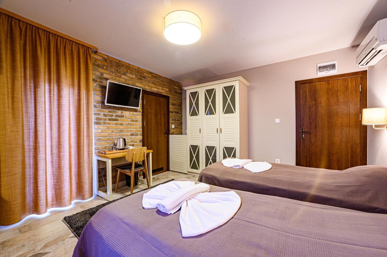 Antique Boutique Hotel Pavel Banya Bagian luar foto