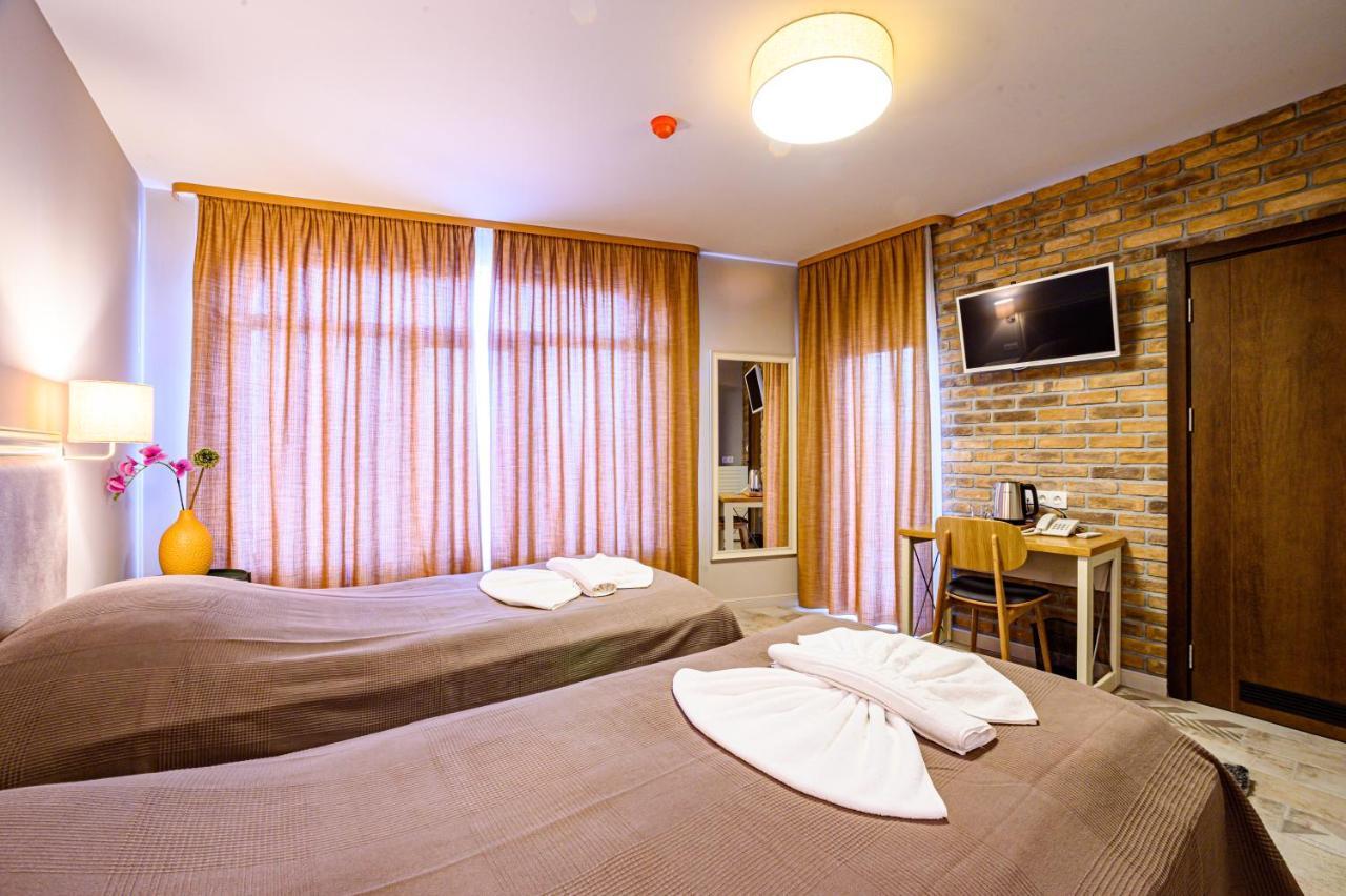 Antique Boutique Hotel Pavel Banya Bagian luar foto